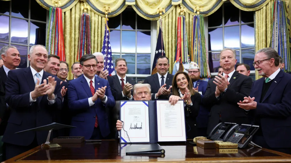 u-s-president-trump-signs-the-funding-bill-to-end-the-government-shutdown-in-washington-d-c