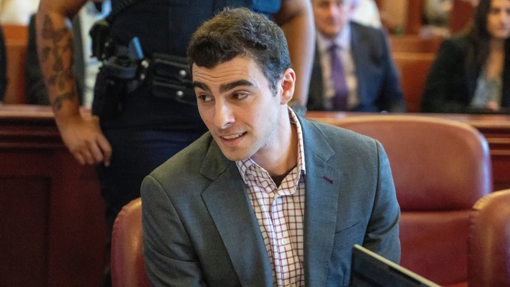 mangione-back-in-court-ahead-of-trial-on-unitedhealthcare-ceo-murder-charges