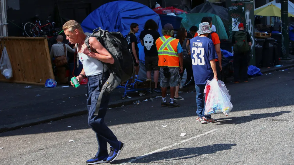 the-city-of-vancouver-starts-clearing-a-homeless-camp-on-east-hastings-street