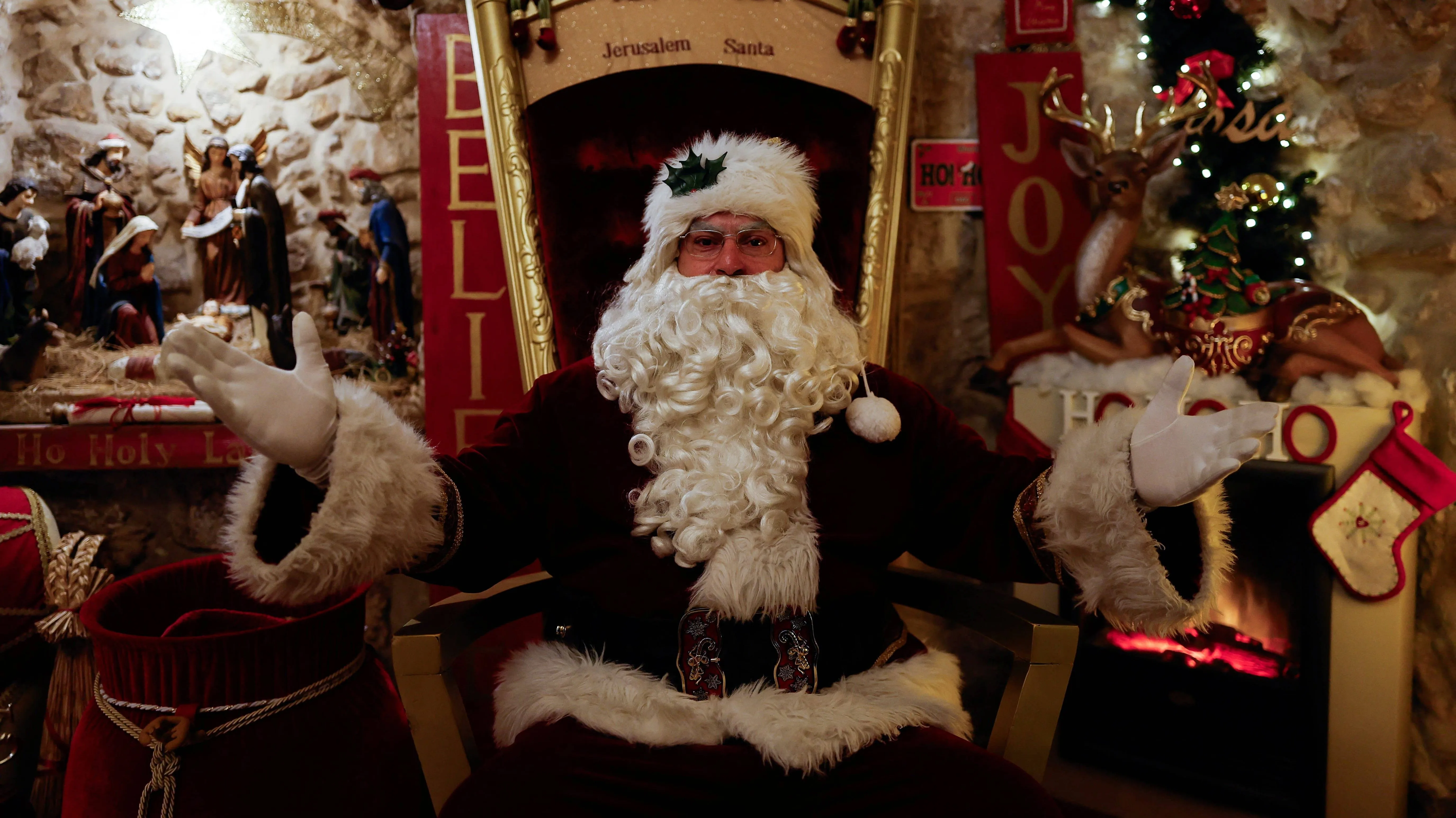 christmas-tree-lighting-ceremony-in-jerusalem