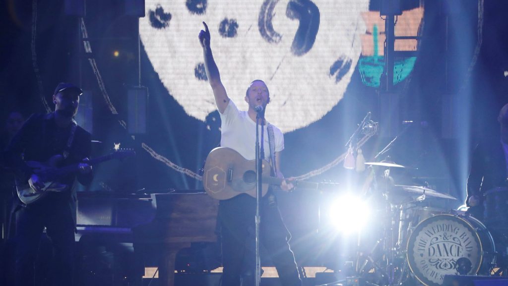 HR Exec Fired After Coldplay Kiss Cam Speaks Out | 77 WABC