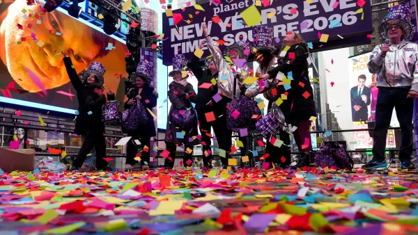 confetti-test-in-times-square-ahead-of-new-years-eve