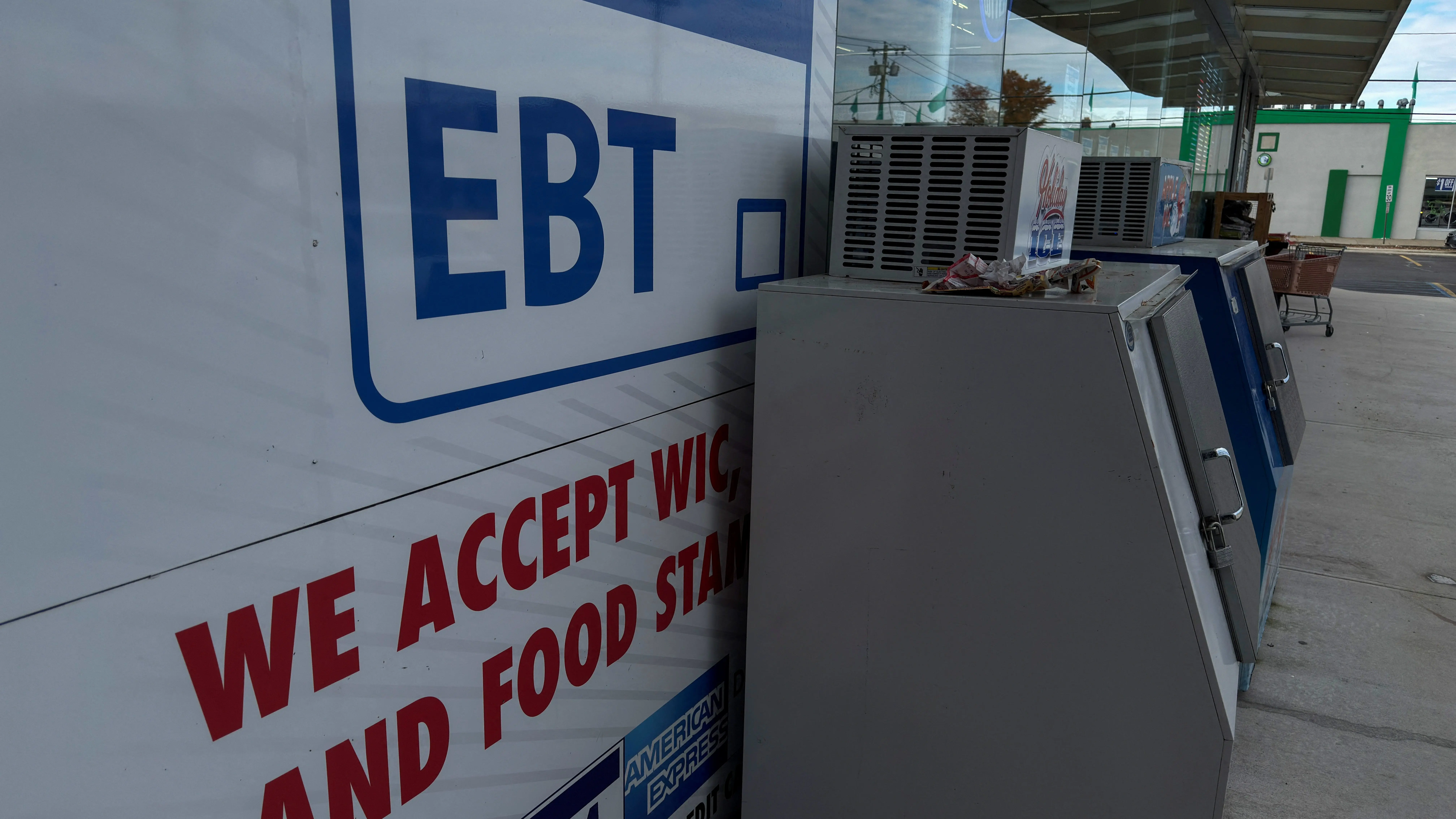 u-s-president-trump-administration-to-use-emergency-funds-to-pay-partial-food-aid-benefits