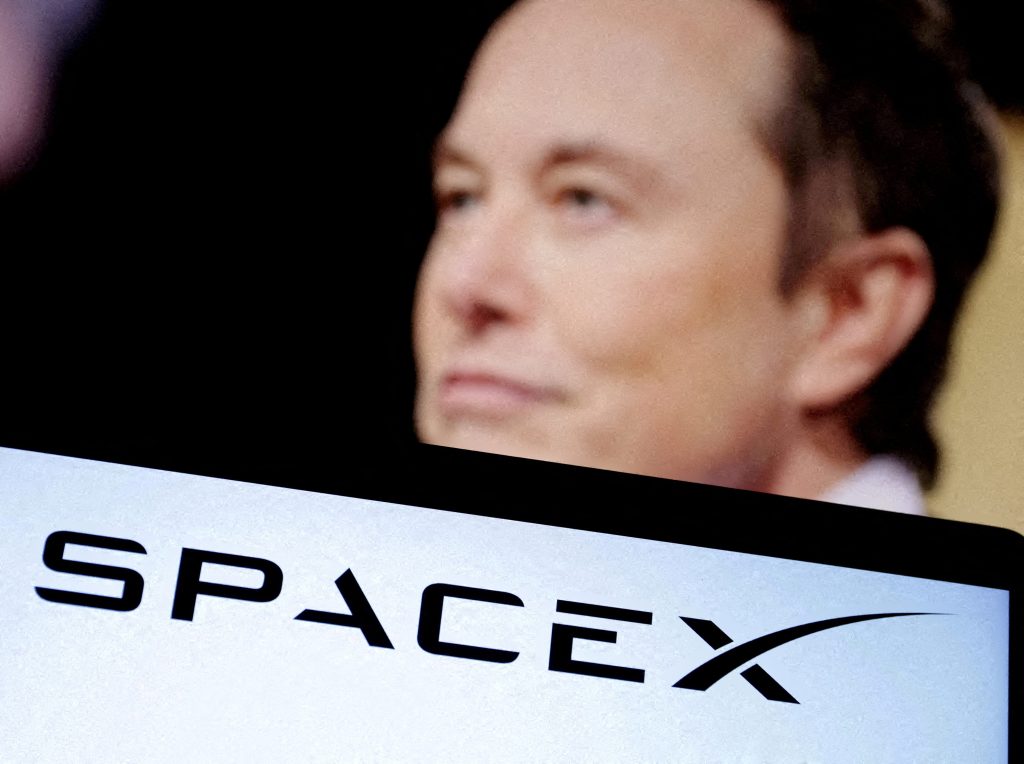 Musk Says SpaceX Shifting Focus to the Moon