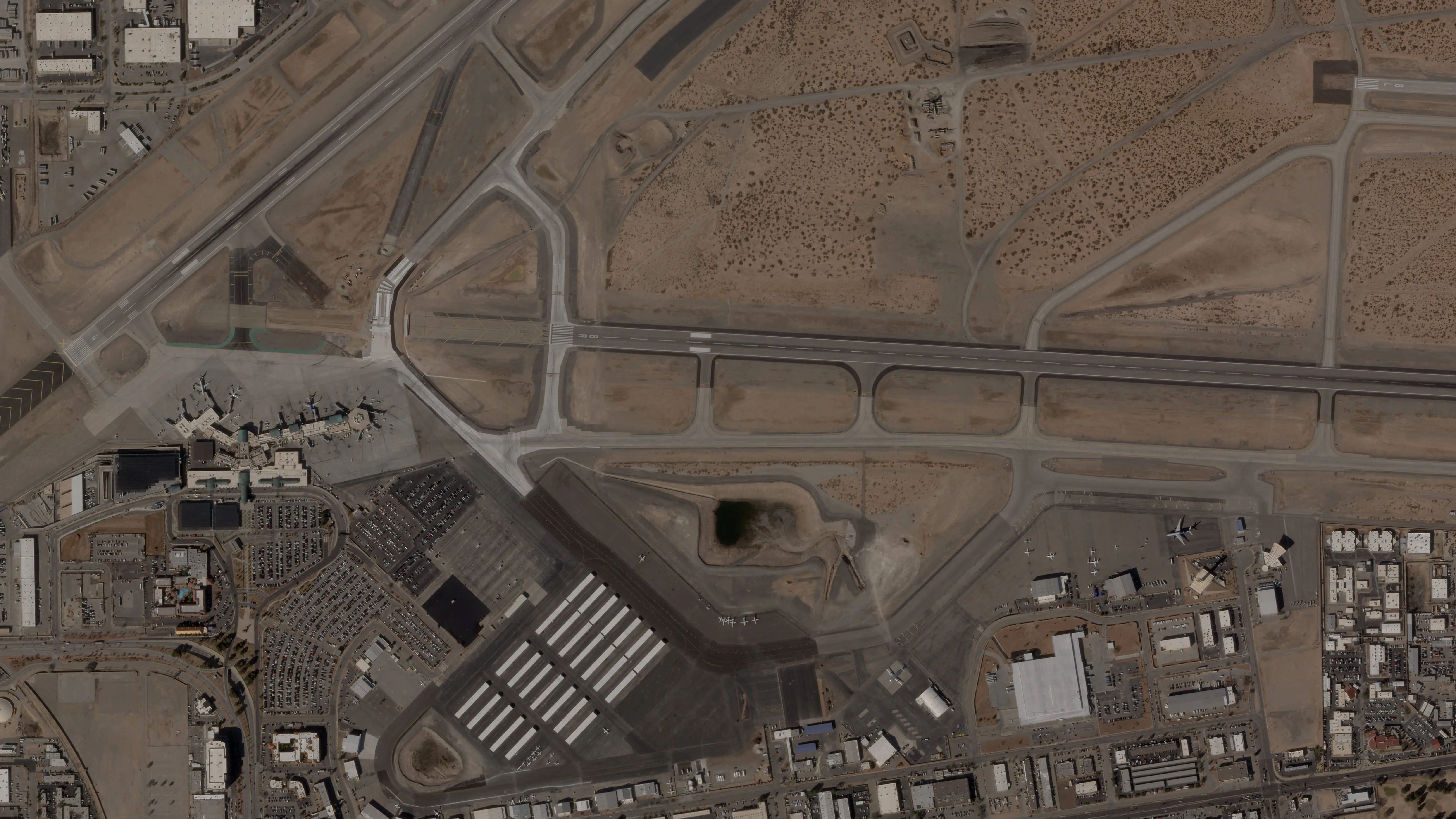 a-satellite-image-of-el-paso-international-airport