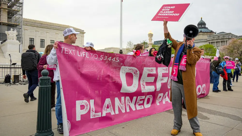 activists-for-and-against-planned-parenthood-demonstrate-in-front-of-the-u-s-supreme-court