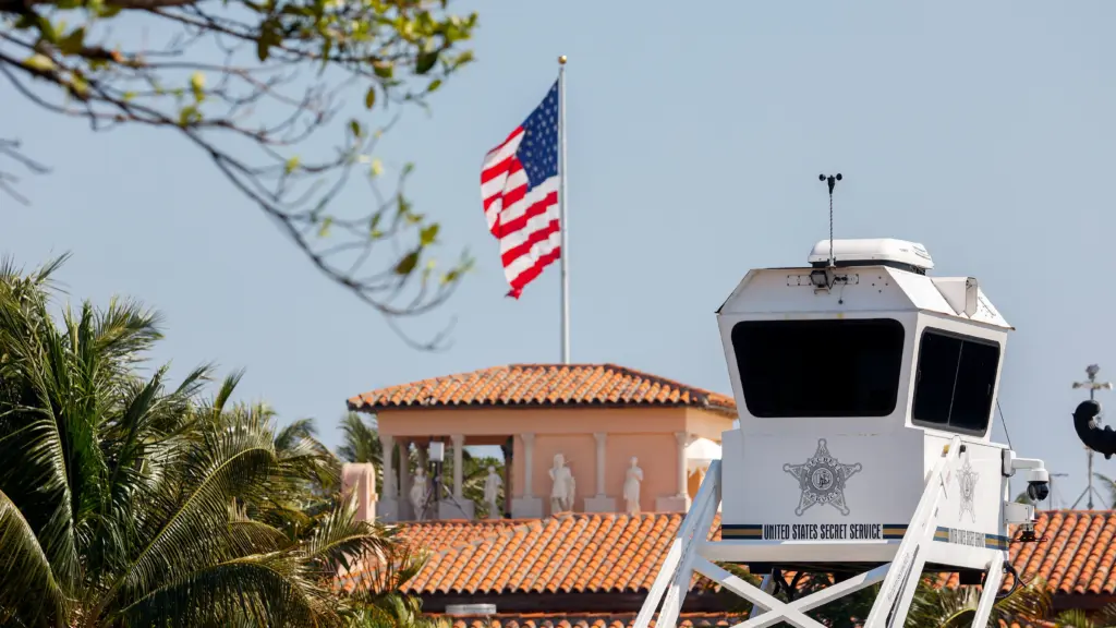 u-s-secret-service-agents-and-local-police-killed-a-man-who-breached-a-secure-perimeter-at-president-donald-trumps-mar-a-lago-resort