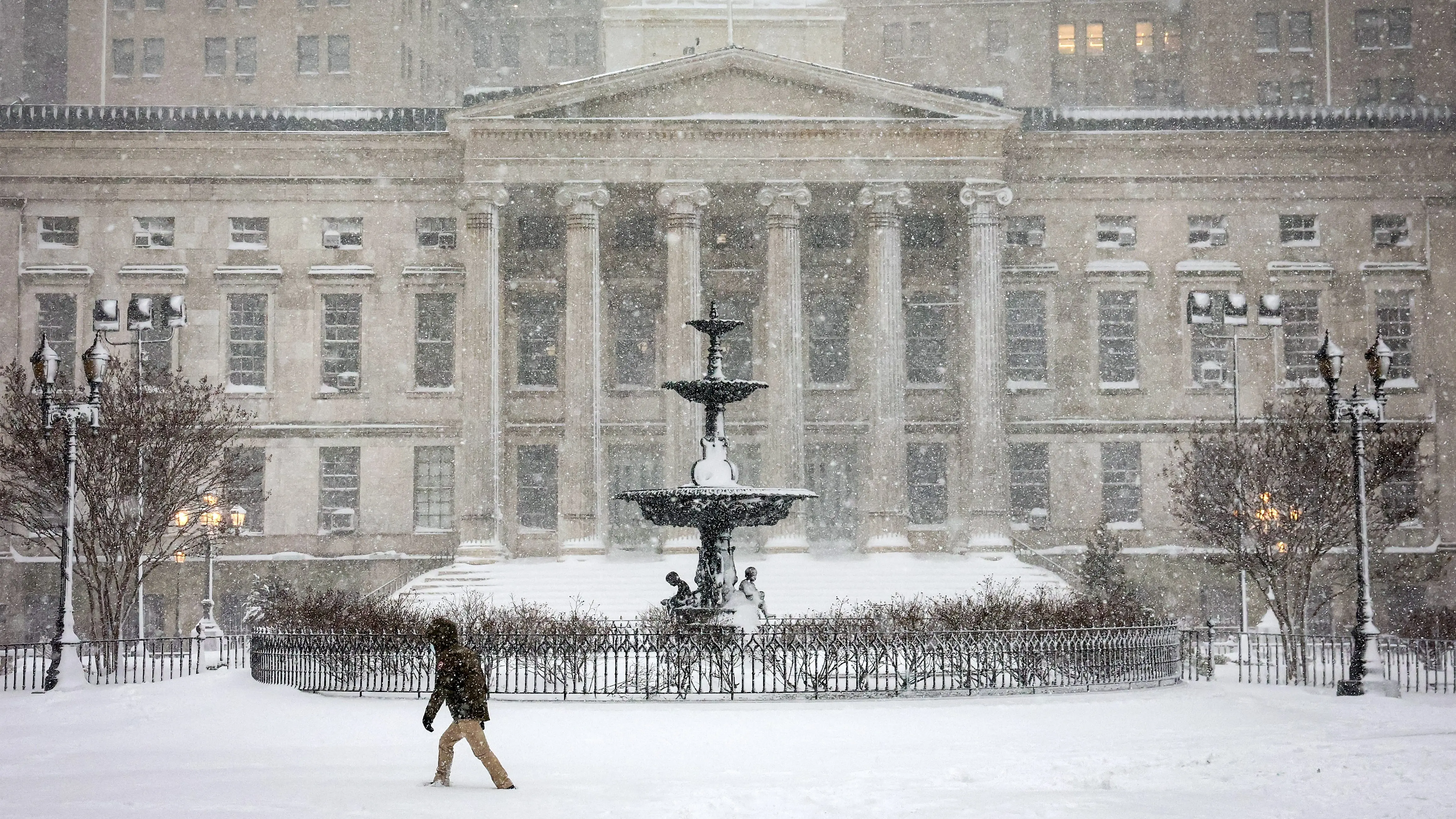 powerful-winter-storm-hits-in-new-york