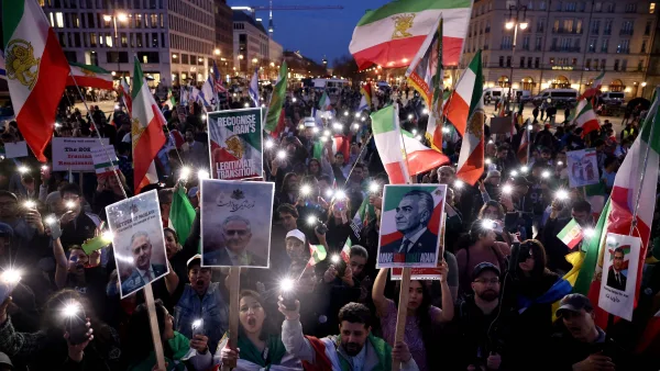 iranians-in-exile-and-their-supporters-protest-in-berlin