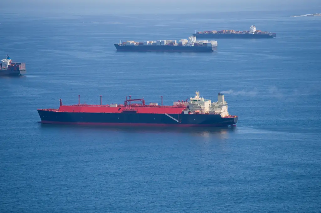 side-view-of-a-natural-gas-cargo-ships-travelling-2026-01-11-09-40-20-utc