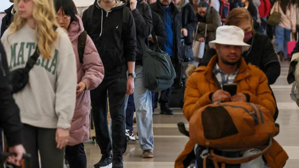 file-photo-new-yorks-laguardia-airport-faces-second-day-of-delays-cancellations-after-collision