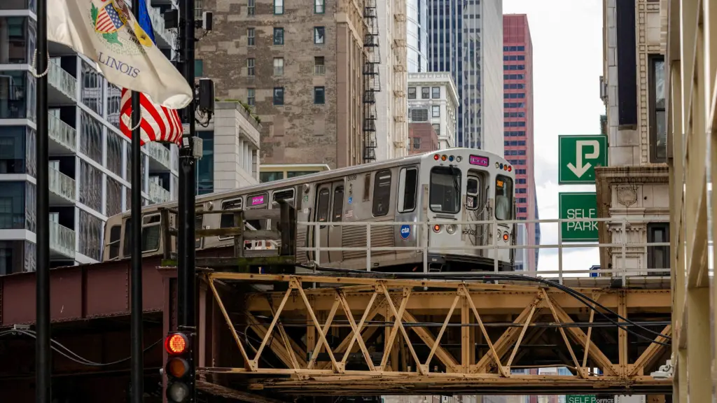 file-photo-a-subway-train-travels-down-an-elevated-track-on-wabash-avenue-in-chicago