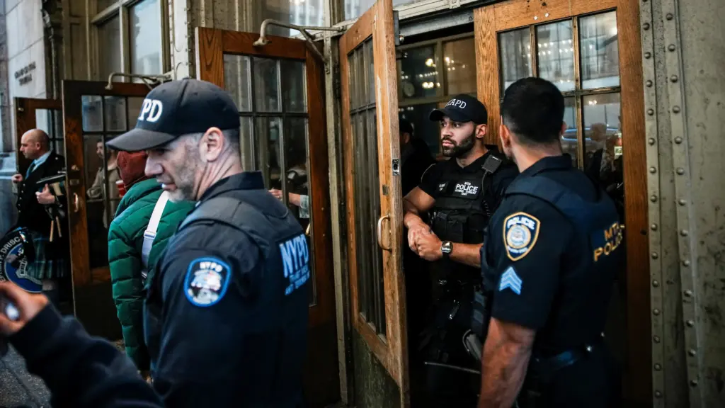 new-york-city-police-department-nypd-at-grand-central-station-in-new-york