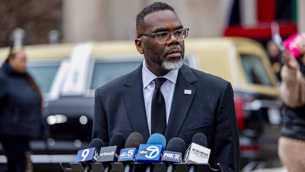 Chicago Mayor Under Fire for PROTESTING…