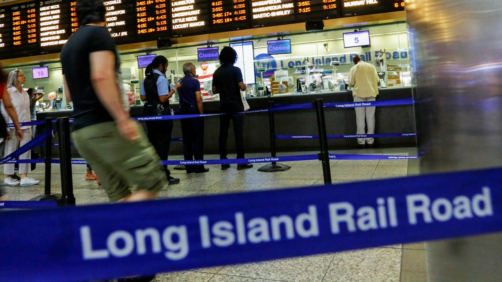 commuters-buy-lirr-tickets-at-new-yorks-pennsylvania-station-in-new-york-city-3