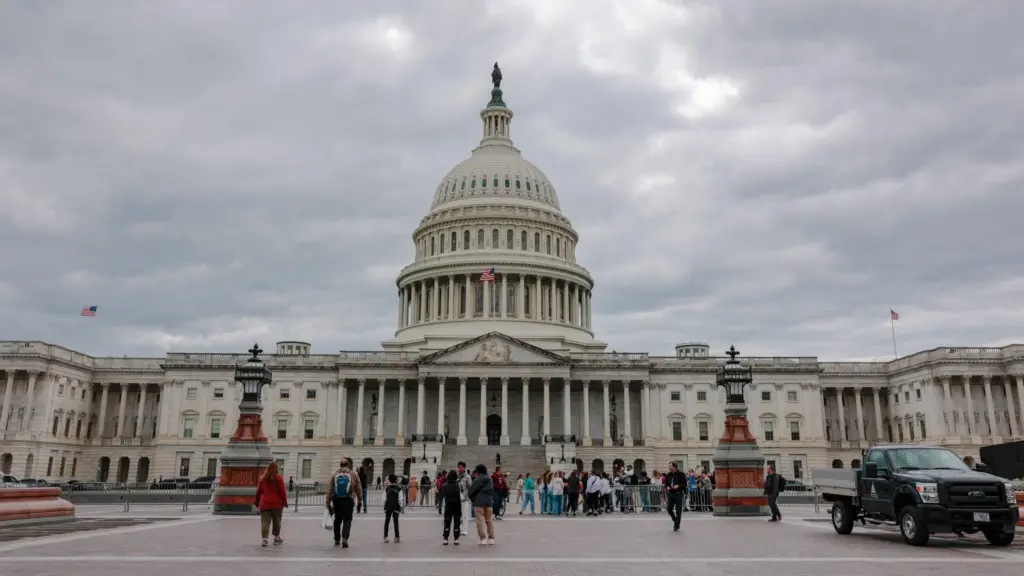 u-s-capitol-building-on-a-cloudy-day-in-washington