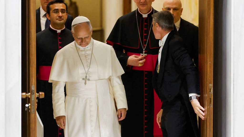 Trump Criticizes Pope Leo After Vatican Meeting With Chicago Mayor