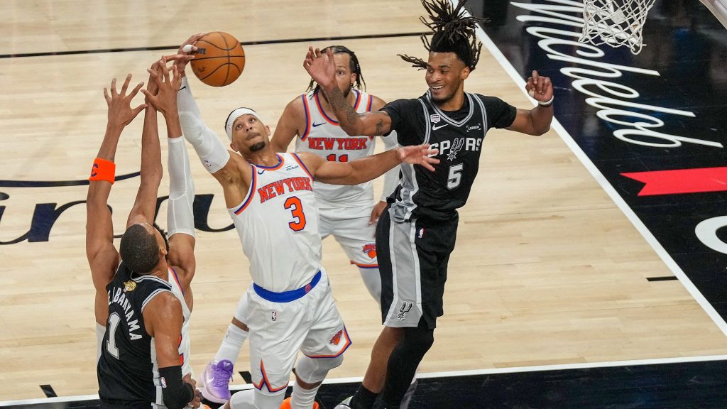 Knicks Take Game 1 From Spurs Behind Late Brunson Push