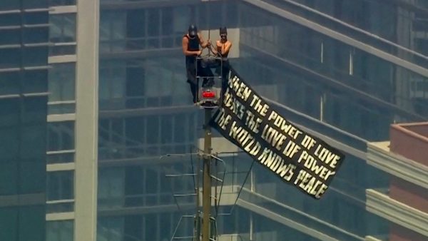 Two Daredevils Get Hitched Atop the Empire State Building