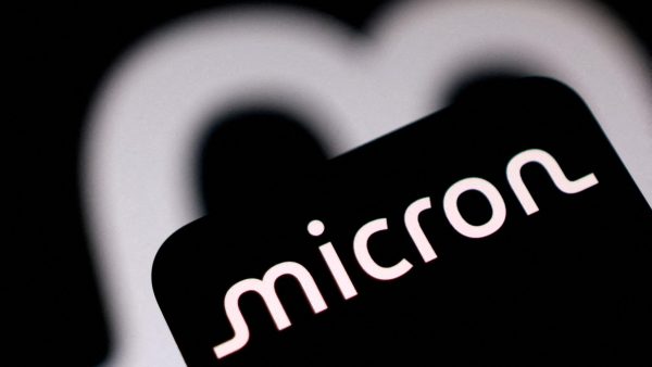 Trump Praises Micron As Chip Stock Keeps Sliding