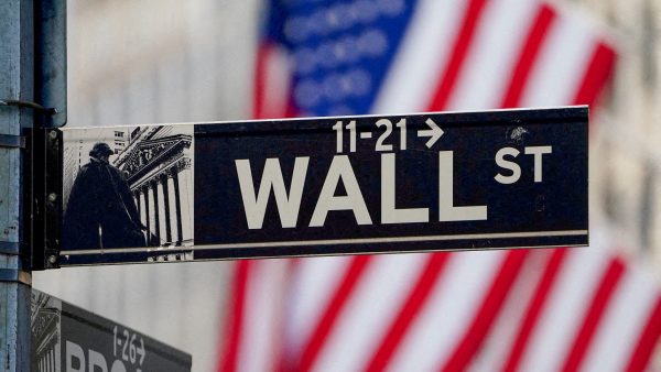 Wall Street Opens Week Watching Earnings, Rates And Oil Prices