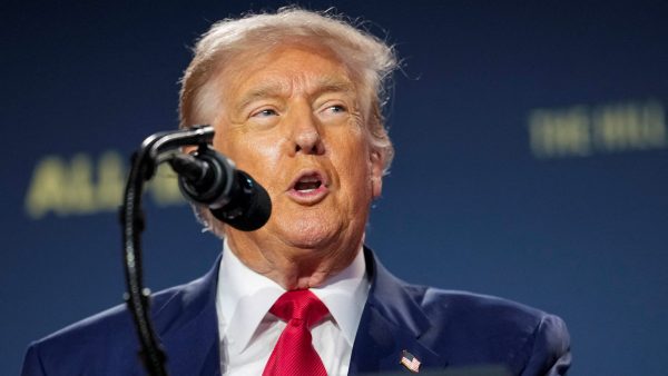 Trump Vows Veto Fight If Democrats Take Congress