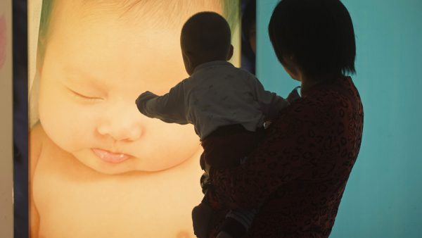 Why Are American Women Giving up on Being Moms?