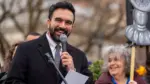 seder-gathering-at-union-square-in-manhattan-9