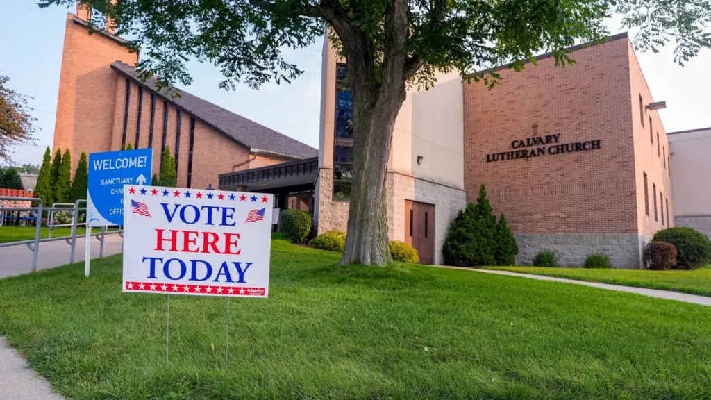 signs-greet-voters-as-polls-open-in-connecticut-minnesota-vermont-and-wisconsin-for-primary-elections