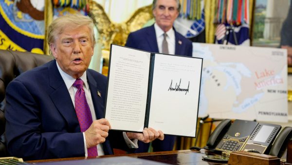Trump Says Lake America Sould be Renamed Everywhere
