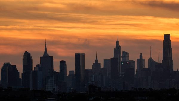 Cool, Windy Start Across NYC As Northeast Gusts Hit The Tri-State