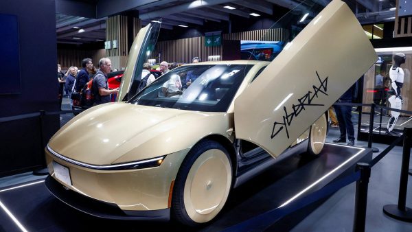 Democrats Consider Restoring $7,500 Electric Vehicle Tax Credit