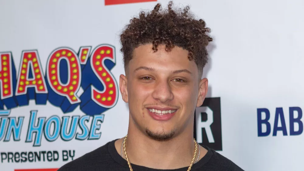 Patrick Mahomes restructures contract with Kansas City Chiefs for record  4-year deal