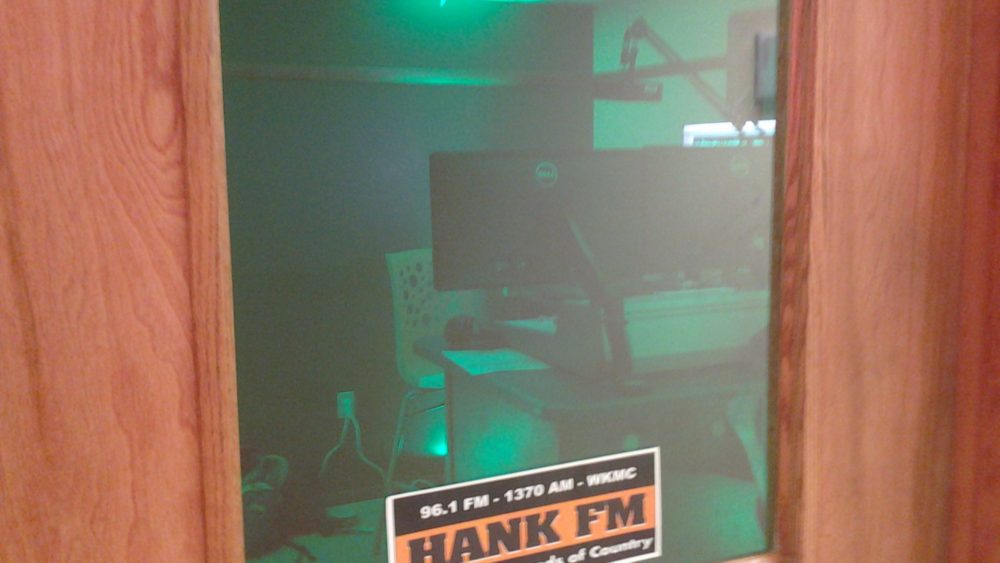 hank-green-studio-door-0317220833b