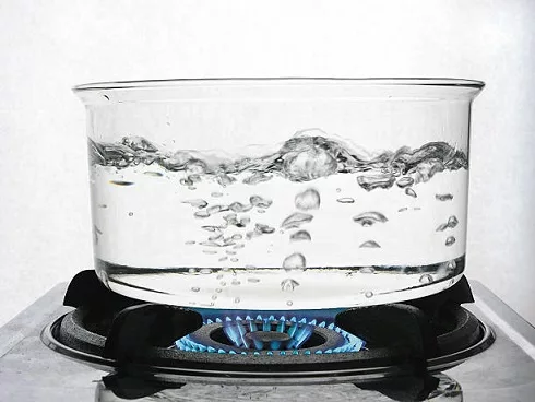 water-boiling-in-a-clear-glass-pot