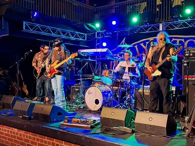 molly_hatchet_jergels_03222402_jukehouse_bombers-2