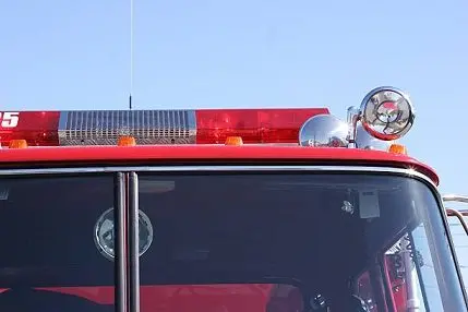 fire-engine-lights-day