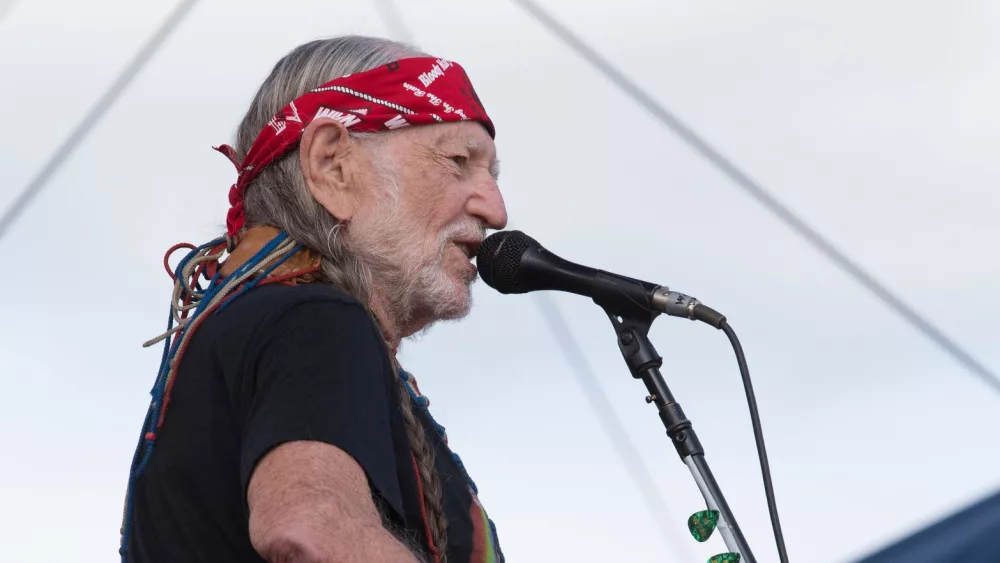 shutterstock_1330692413553653