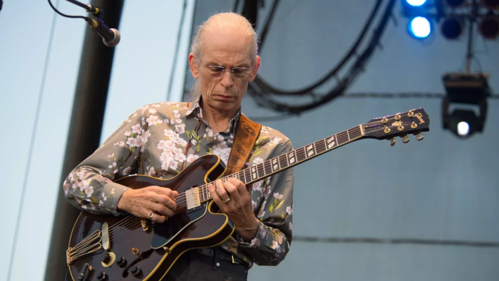 shutterstock_213576061133688