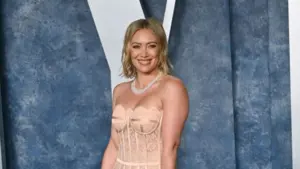 Hilary Duff at the 2023 Vanity Fair Oscar Party at the Wallis Annenberg Center. BEVERLY HILLS^ CA. March 12^ 2023