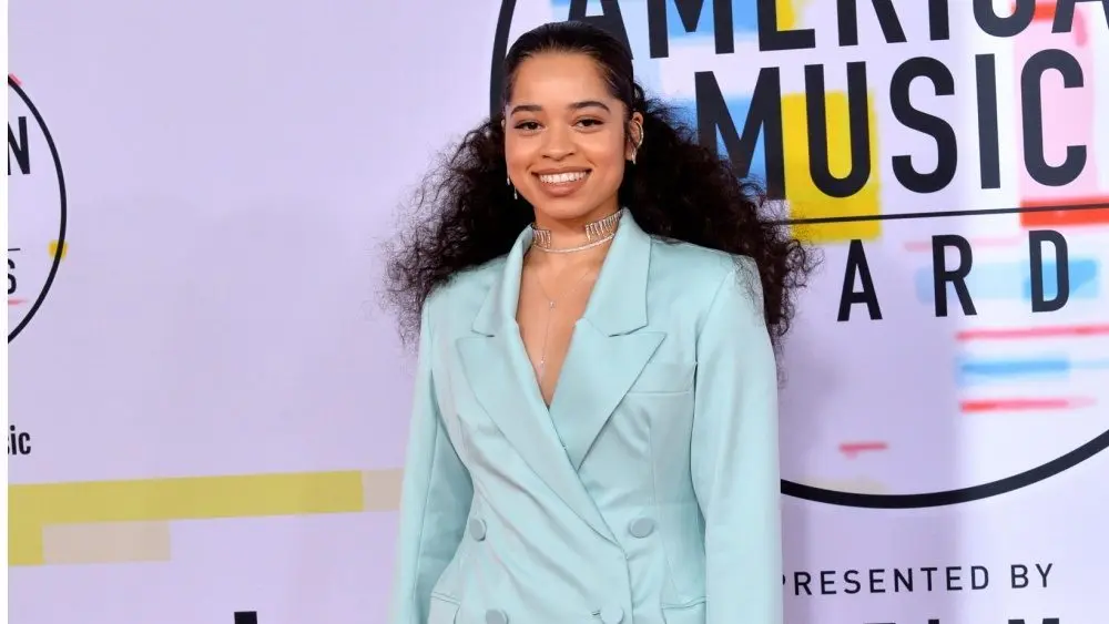 Ella Mai at the 2018 American Music Awards at the Microsoft Theatre LA Live. LOS ANGELES^ CA. October 09^ 2018