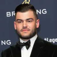 shutterstock_1032035848320742