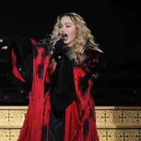 shutterstock_33744365387046