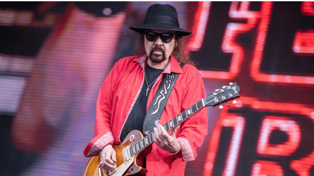 Gary Rossington, Lynyrd Skynyrd's last surviving original member, dies at  age 71 | WVZA