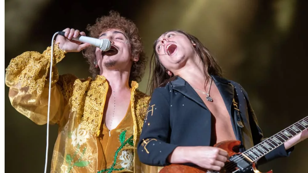 shutterstock_2166659907113375