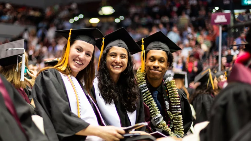 SIU Carbondale to Honor over 1,300 Grads at Fall 2023 Commencement | Q106.3