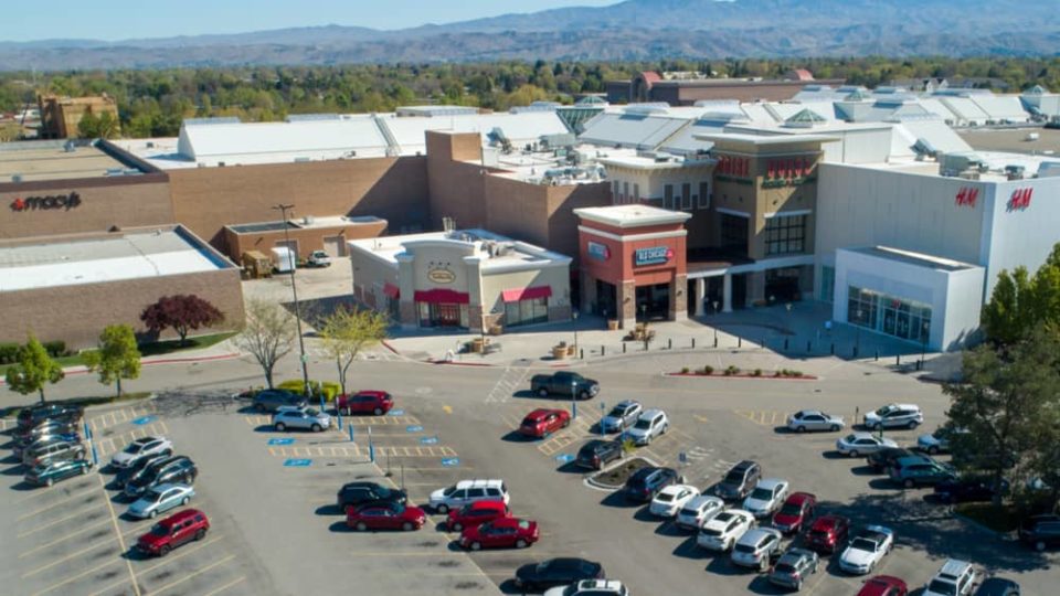 Two killed, four injured in shooting at mall in Boise, Idaho WMIX