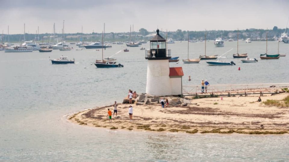 Fire destroys historic Veranda House Hotel on Nantucket Island, MA WMIX