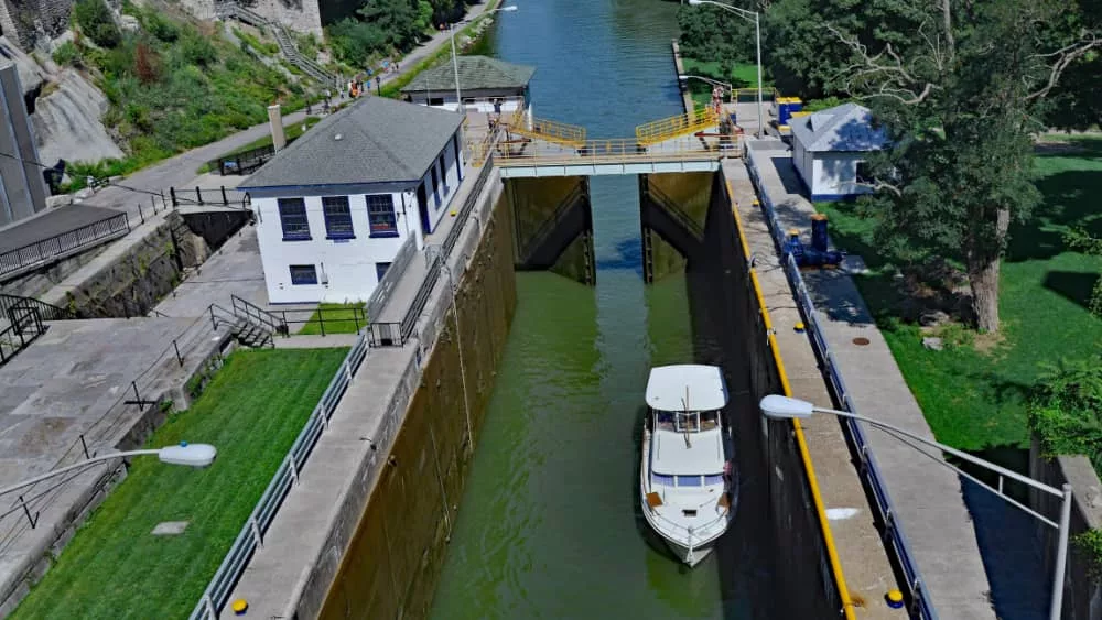 shutterstock_1301034706577381