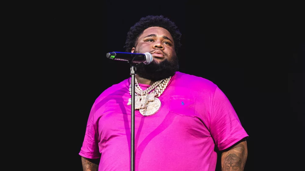 shutterstock_2307252395389354